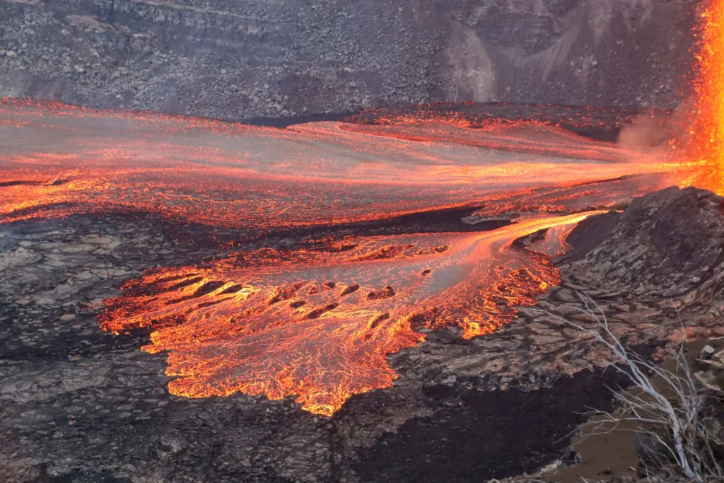 shutterstock editorial Kilauea volcano erupts in Hawa 15325162d
