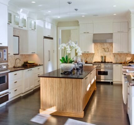 Designers Are Ditching the Kitchen Work Triangle for 2026